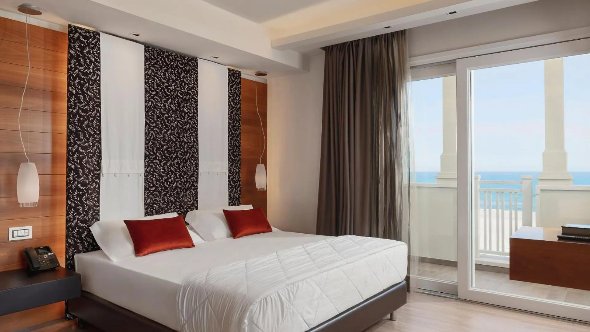 ריצ'יונה Hotel Corallo 4*,