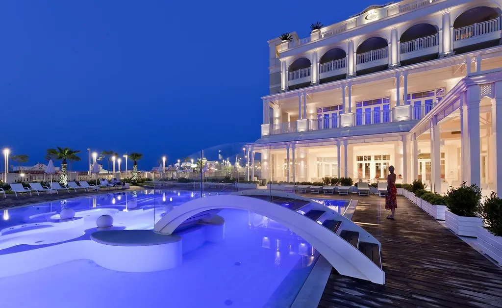 ריצ'יונה Hotel Corallo