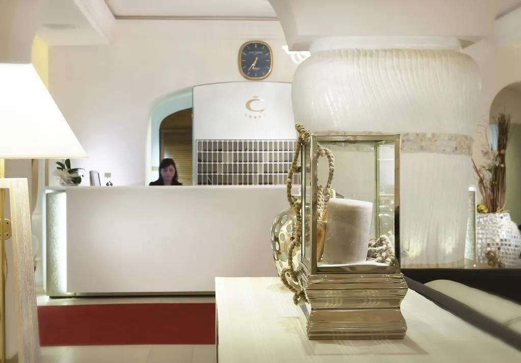 ריצ'יונה Hotel Corallo 4*,  איטליה