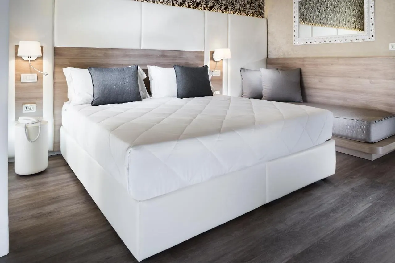 ריצ'יונה Hotel Corallo 4*,
