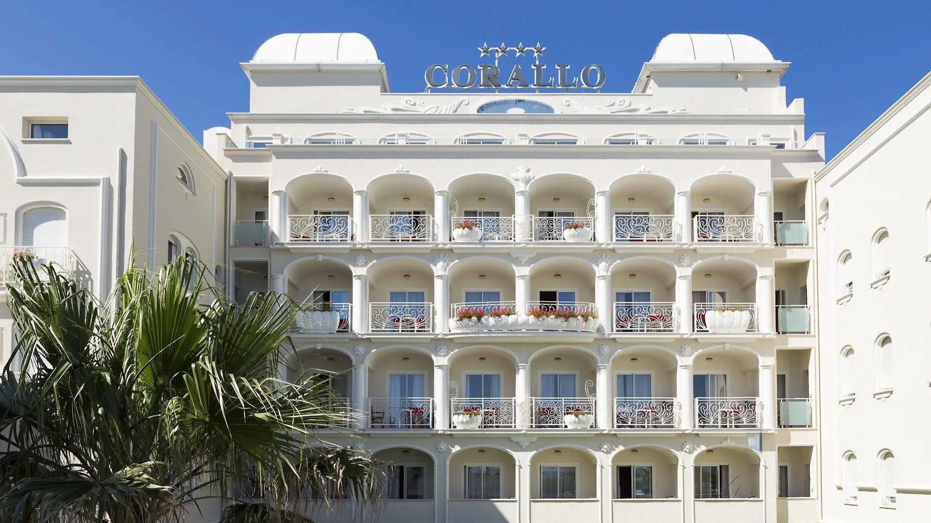 Hotel Corallo Riccione 4*,